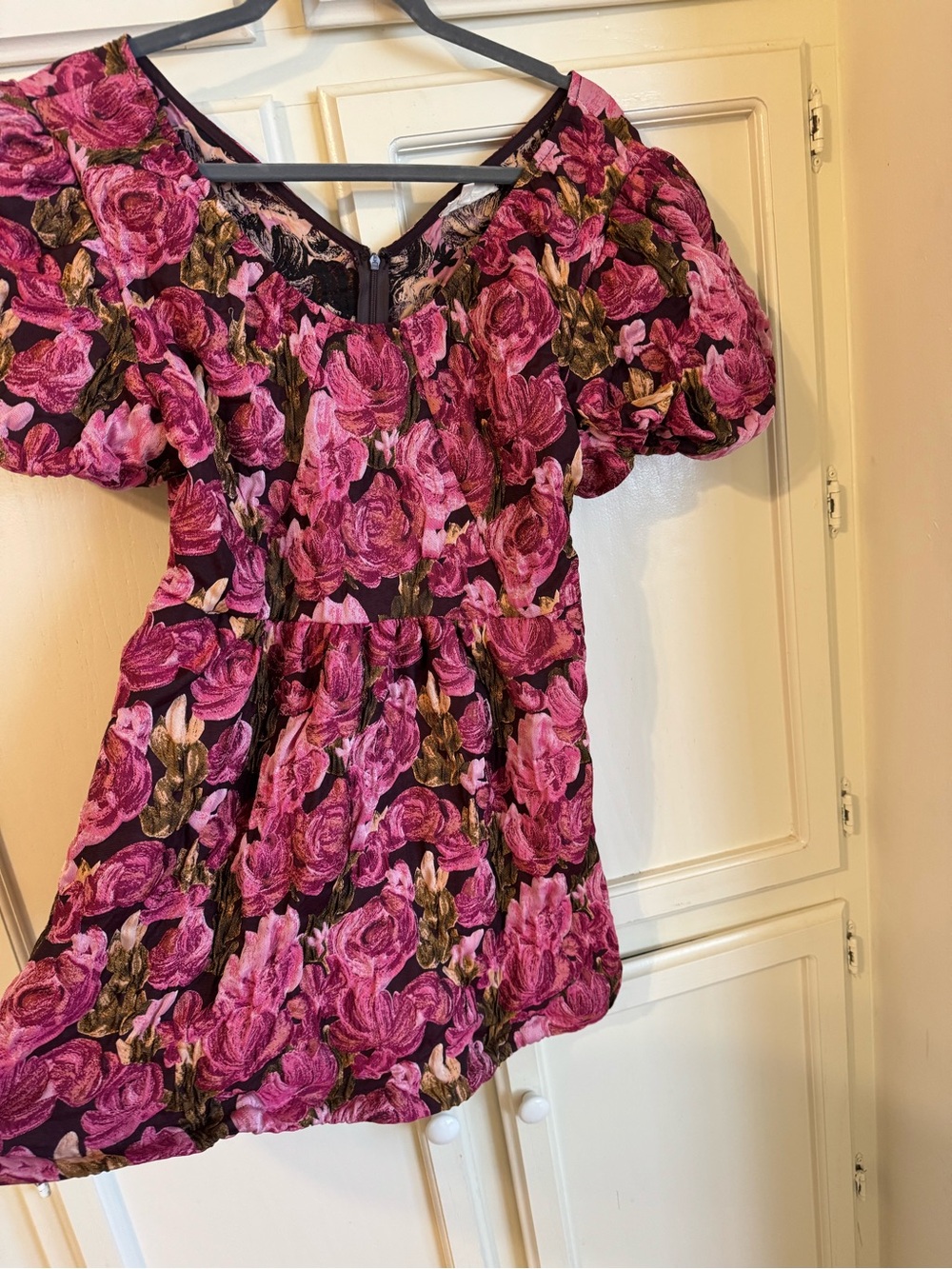 Women’s Magenta Floral Puff-Sleeve Dress